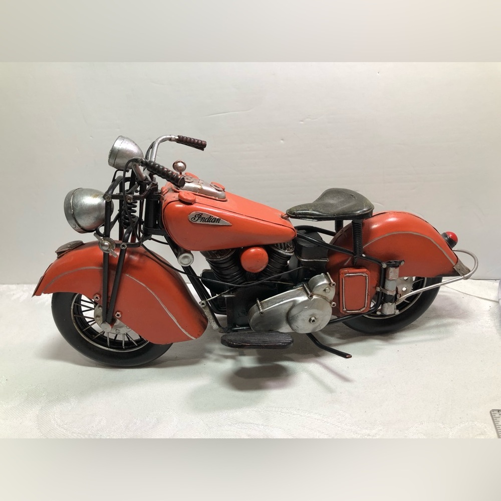 Vintage Metal Indian Motorcycle Model 14” Long